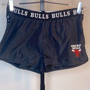 Black/White/Red Chicago Bulls shorts size S (small)
